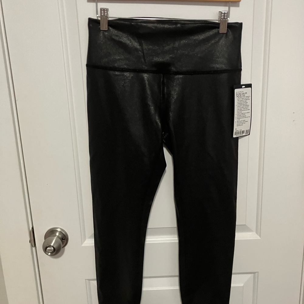 lululemon athletica Black foil Leggings- Wunder train tight 25”